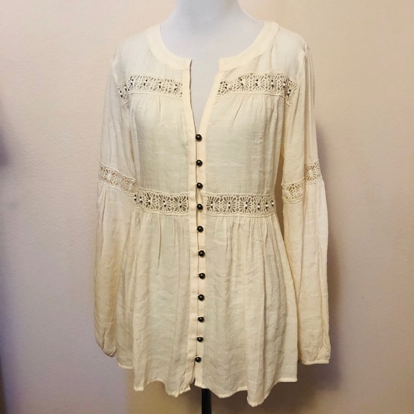 Button Up Lace Inlet Blouse - Picture 3 of 5
